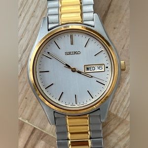 Seiko Men’s Watch Silver Dial Day Date Windows Two-Tone Stretch Bracelet